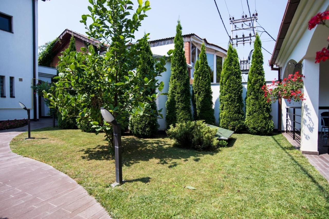 Guest House Panorama Aqualux Novi Sad Exterior foto